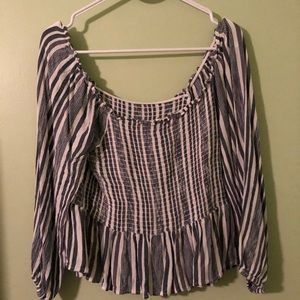 Super cute Off the shoulder top